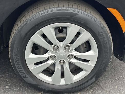 Used 2022 Kia Soul LX FWD image 27