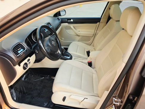 Used 2011 Volkswagen Jetta TDI FWD image 9