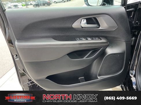 New 2026 Chrysler Voyager LX image 5