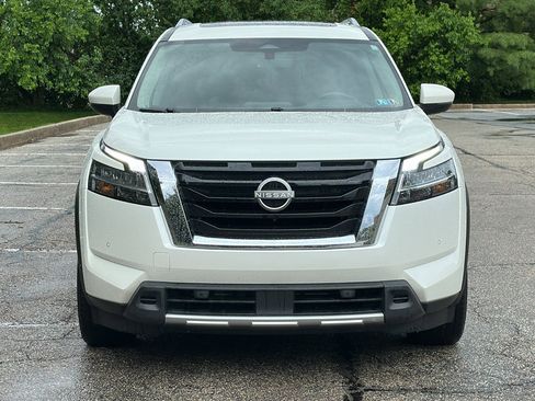 Certified 2023 Nissan Pathfinder Platinum image 3