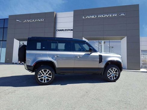 Certified 2023 Land Rover Defender 110 SE AWD/4WD image 6