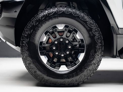 Used 2024 GMC Hummer EV 2X w/ Extreme Off-Road Package AWD/4WD image 22