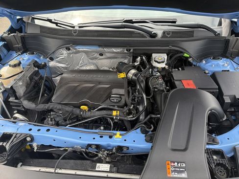 Used 2024 Chevrolet Trax RS w/ Sunroof Package FWD image 34
