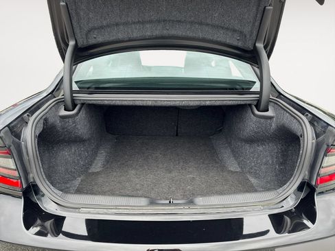 Used 2023 Dodge Charger R/T w/ Plus Group RWD image 5