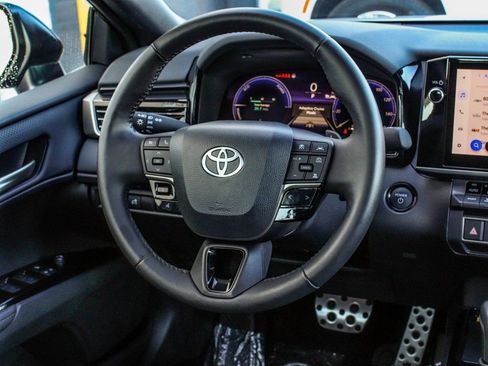 Used 2025 Toyota Camry XSE FWD image 23
