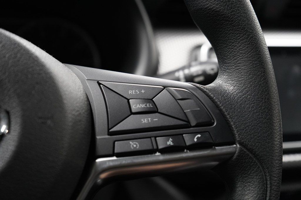 Used 2020 Nissan Kicks SV FWD image 13