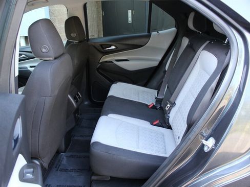 Used 2022 Chevrolet Equinox LS FWD image 13