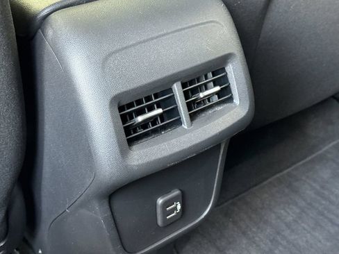 Used 2023 Chevrolet Equinox LT image 13