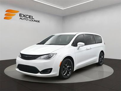 Used 2020 Chrysler Pacifica Touring w/ S Appearance Package