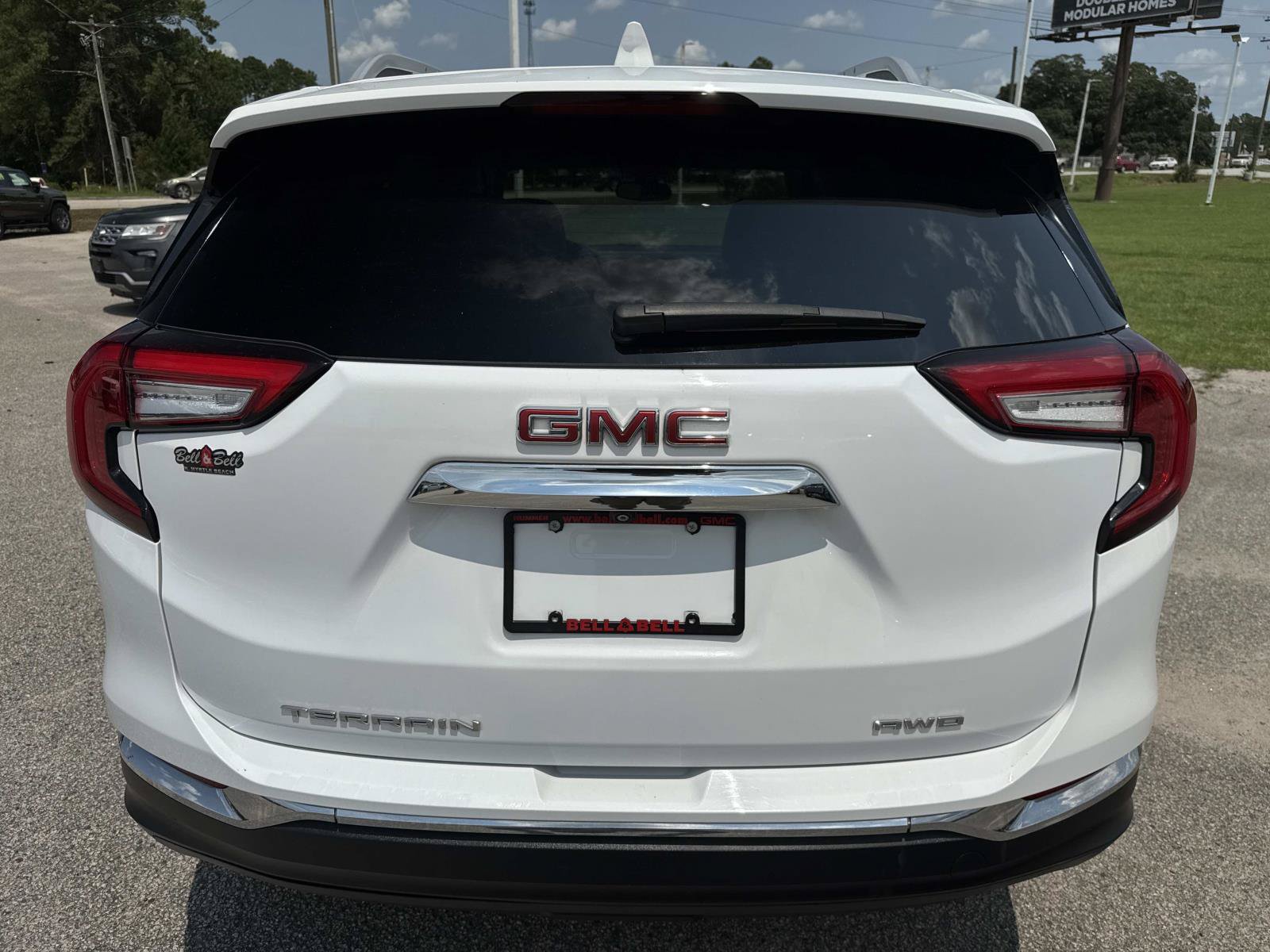 Used 2022 GMC Terrain SLT AWD/4WD image 5