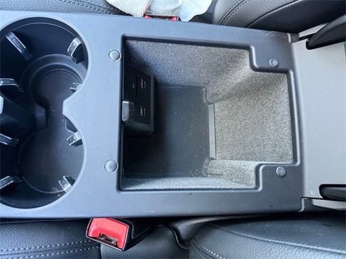 Used 2021 Porsche Macan image 23