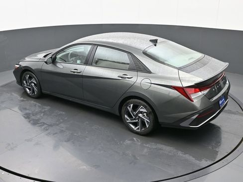 Certified 2025 Hyundai Elantra Sport image 57