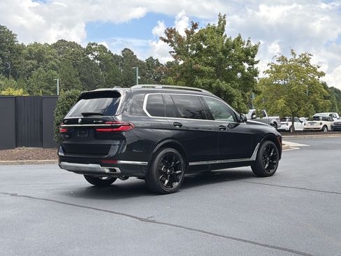 Used 2024 BMW X7 xDrive40i w/ Premium Package AWD/4WD image 3