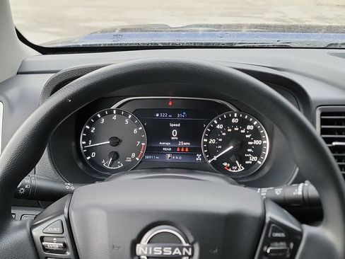 Used 2023 Nissan Frontier SV image 15