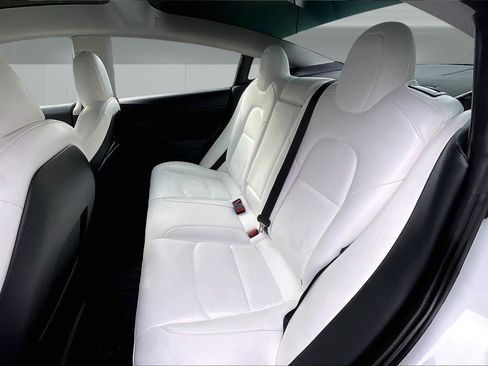 Used 2022 Tesla Model 3 Long Range image 25