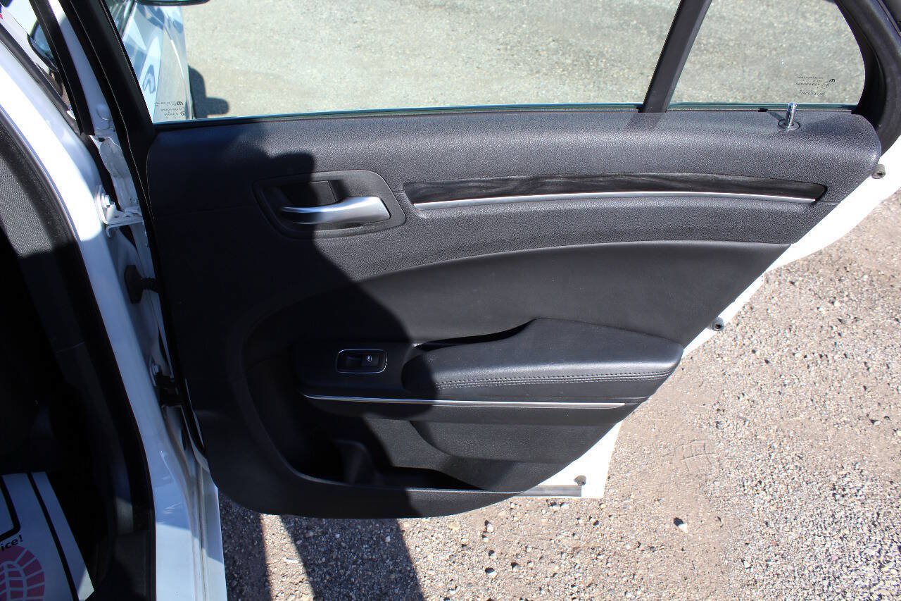 Used 2016 Chrysler 300 Limited AWD/4WD image 16