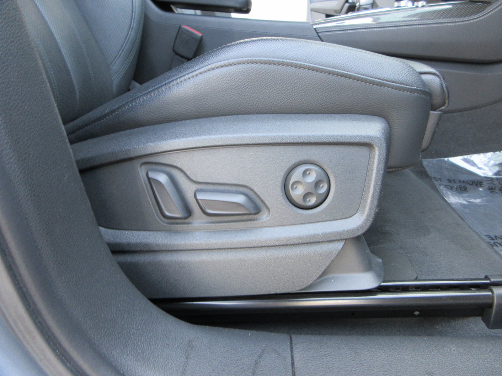 Used 2019 Audi SQ5 Premium Plus AWD/4WD image 28