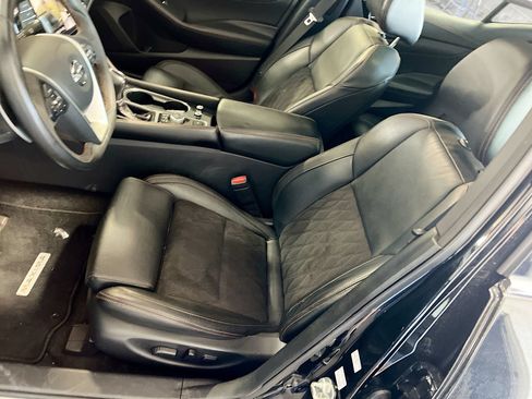 Used 2022 Nissan Maxima SR w/ Sport Mat Group FWD image 20