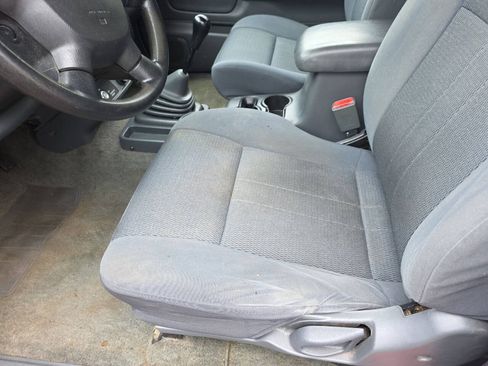 Used 2001 Nissan Frontier XE RWD image 6