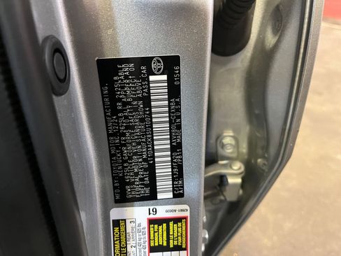 Used 2025 Toyota Camry LE image 28