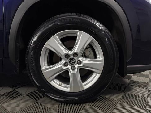 Used 2022 Toyota Highlander LE image 11