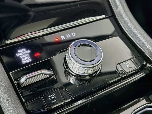 Used 2023 Jeep Grand Cherokee 4WD 4xe image 17