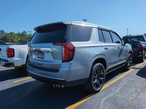 Used 2023 GMC Yukon Denali w/ Denali Reserve Package image 3