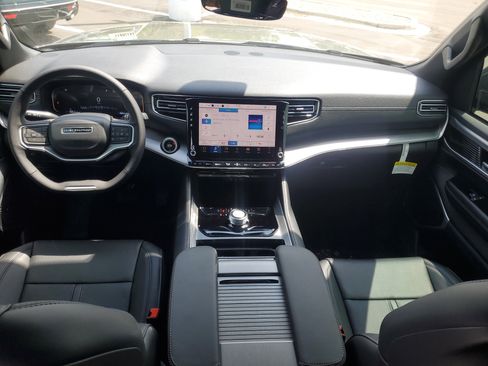 New 2026 Jeep Grand Wagoneer 2WD image 9