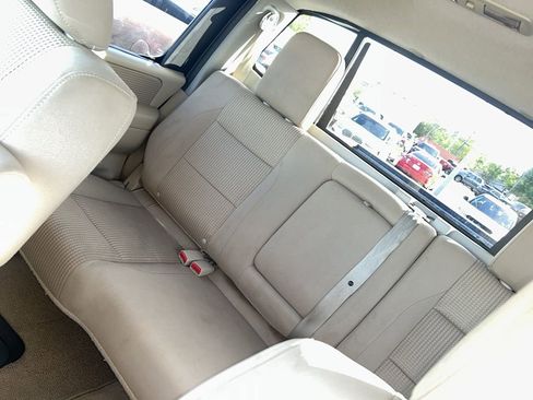 Used 2014 Nissan Titan SV w/ SV Premium Utility Package RWD image 11