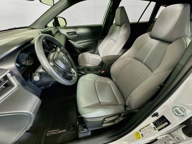 Certified 2024 Toyota Corolla Cross AWD Hybrid w/ Moonroof Package image 12