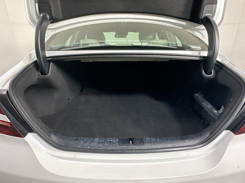 Used 2025 Genesis G70 2.5T image 28