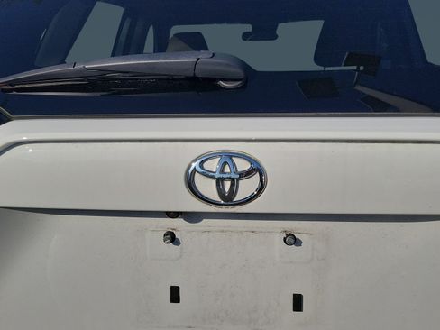 Certified 2024 Toyota RAV4 LE FWD image 21