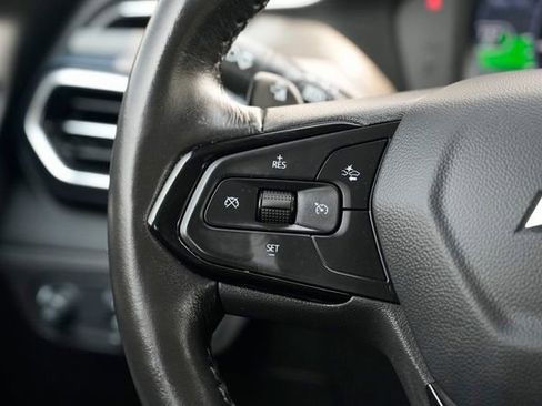 Used 2022 Chevrolet Bolt EUV Premier image 40