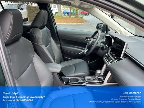 Used 2023 Toyota Corolla Cross XLE w/ Convenience Package AWD/4WD image 22