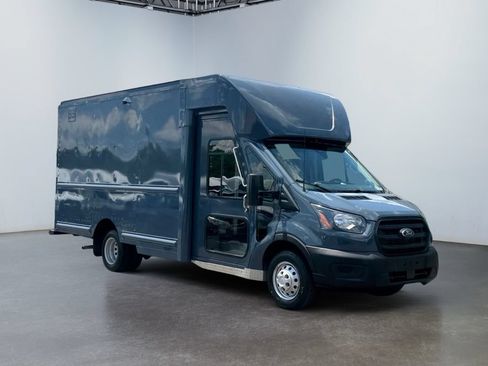 Used 2021 Ford Transit 350 DRW RWD image 2
