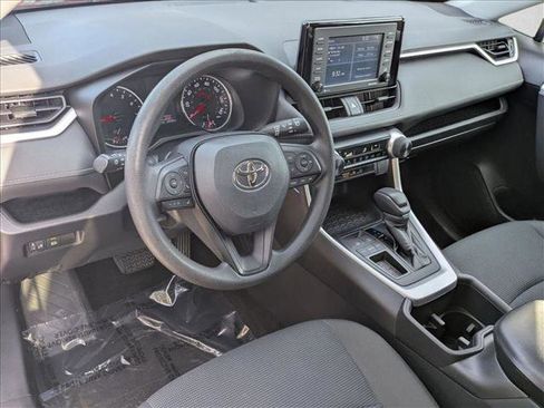 Used 2022 Toyota RAV4 LE image 10