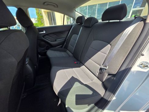 Used 2018 Kia Forte LX image 17
