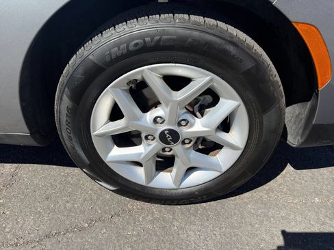Used 2025 Kia Soul LX w/ LX Technology Package FWD image 27