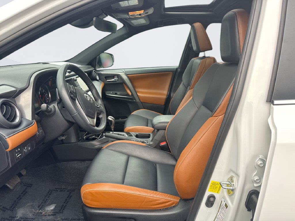 Used 2018 Toyota RAV4 SE w/ Advanced Technology Package AWD/4WD image 13