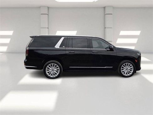 Certified 2023 Cadillac Escalade ESV Luxury image 6