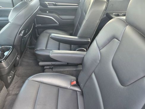 Used 2025 Kia Telluride S AWD/4WD image 9