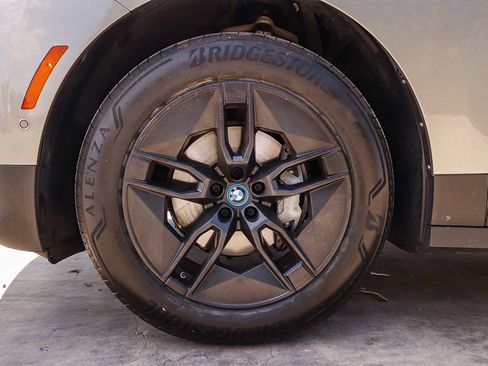 Used 2023 BMW iX xDrive50 AWD/4WD image 13