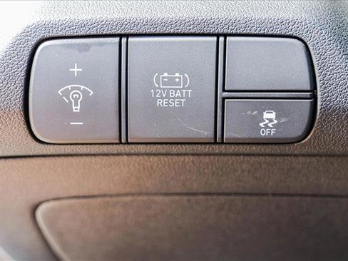 New 2025 Hyundai Elantra SEL image 13