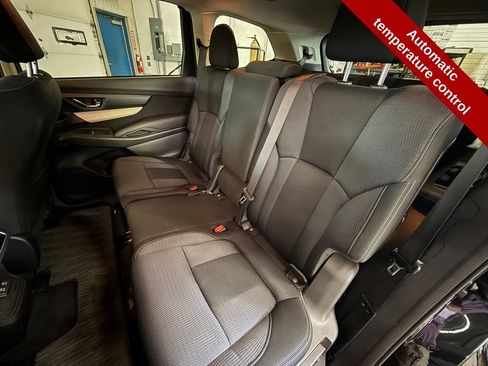 Used 2022 Subaru Ascent Premium w/ Convenience Package AWD/4WD image 31