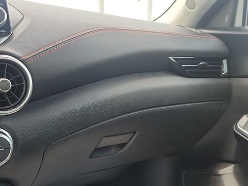 Used 2025 Nissan Sentra SR FWD image 29