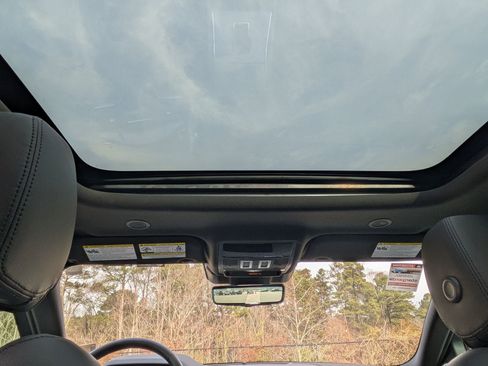 Certified 2025 Land Rover Range Rover Evoque S image 25