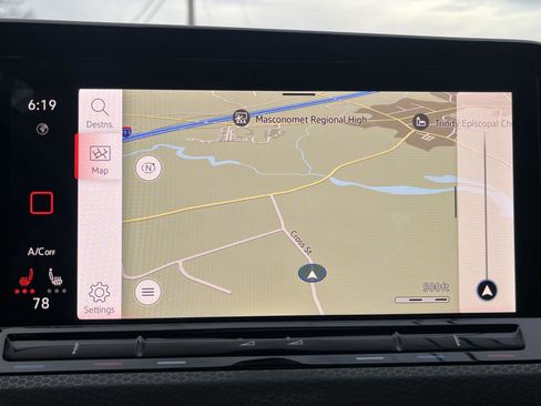 Used 2024 Volkswagen GTI SE image 9