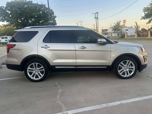 Used 2017 Ford Explorer Limited w/ Equipment Group 301A image 5
