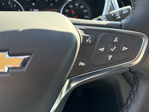 Used 2023 Chevrolet Equinox LT image 19