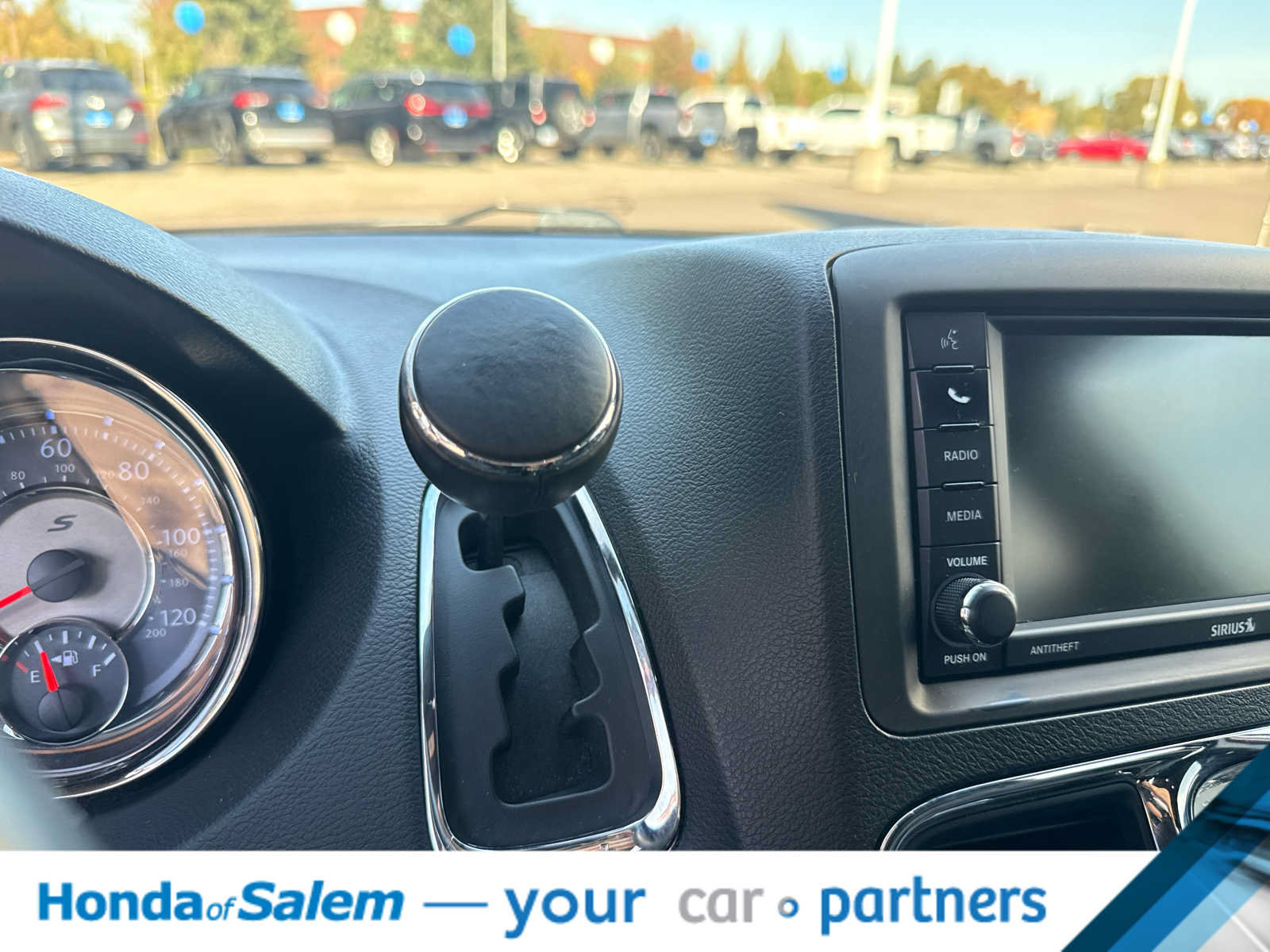 Used 2014 Chrysler Town & Country S FWD image 17